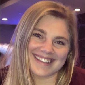 Meet your Posher, Caroline